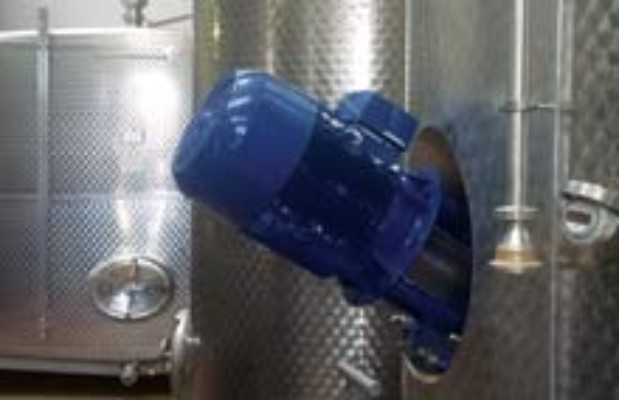 Side Entry Mixer mounted to a winemaking tank.